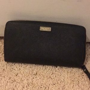 Kate Spade zipper wallet